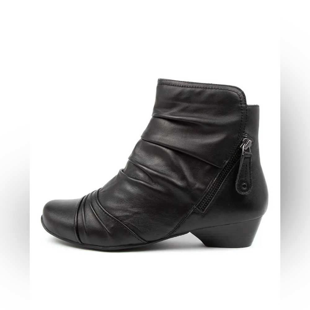 🆕 Black Ankle Booties with Soft Leather and Chunky Heel